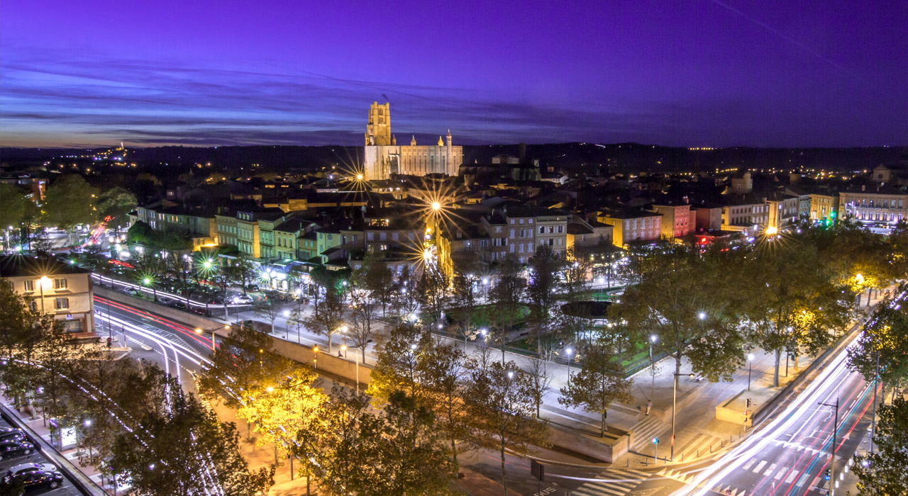 Photo de la ville d'Albi la nuit